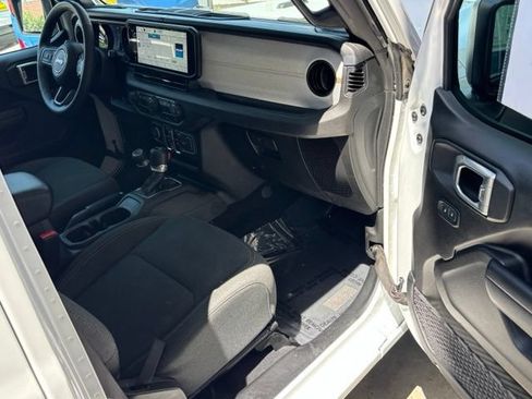 Used 2025 Jeep Wrangler Unlimited Sport AWD/4WD image 25