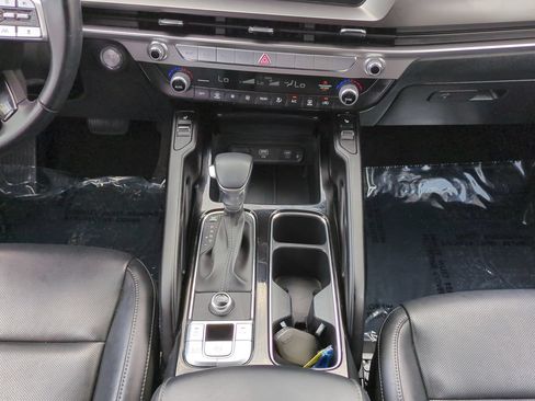 Certified 2025 Kia Telluride S FWD image 19