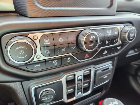 Used 2021 Jeep Wrangler Unlimited Sport image 33