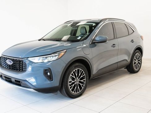 Used 2023 Ford Escape SE image 6