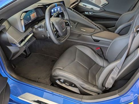 Used 2023 Chevrolet Corvette Stingray w/ Z51 Performance Package image 8