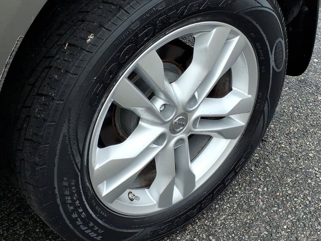 Used 2012 Nissan Rogue SV w/ Premium Pkg FWD image 13