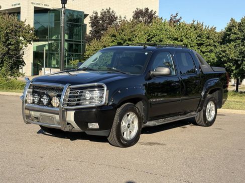 Used 2011 Chevrolet Avalanche LT w/ Suspension Package, Off-Road AWD/4WD image 1