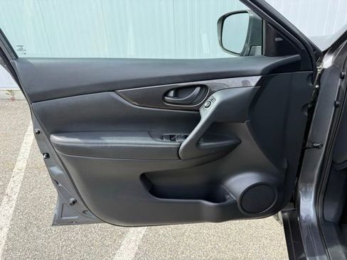 Used 2019 Nissan Rogue S AWD/4WD image 11