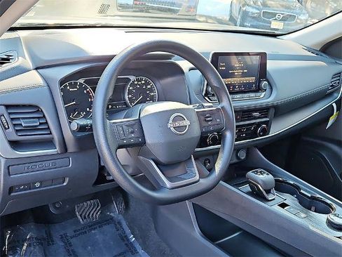 Certified 2025 Nissan Rogue S image 26