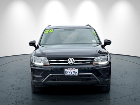Used 2020 Volkswagen Tiguan SE w/ Panoramic Sunroof Package image 9