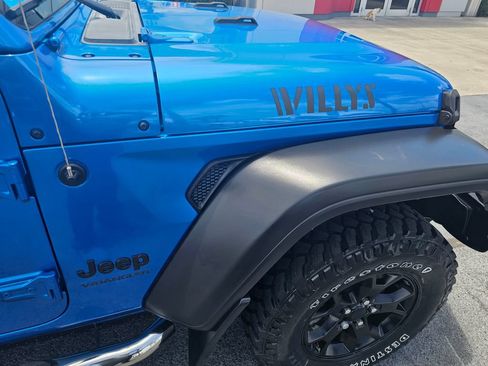 Used 2022 Jeep Wrangler Sport AWD/4WD image 13