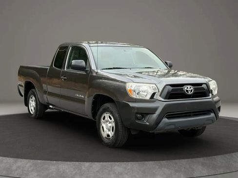 Used 2013 Toyota Tacoma 2WD Access Cab image 3
