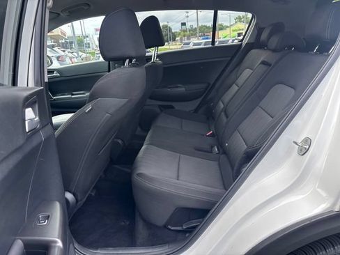 Used 2022 Kia Sportage LX FWD image 16