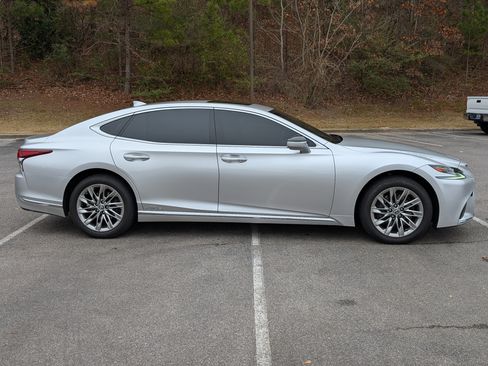 Used 2019 Lexus LS 500h AWD image 10