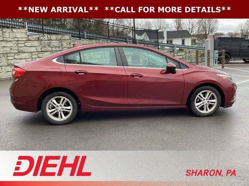 Used 2016 Chevrolet Cruze LT w/ Convenience Package image 8