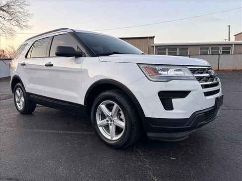 Used 2018 Ford Explorer 4WD image 2