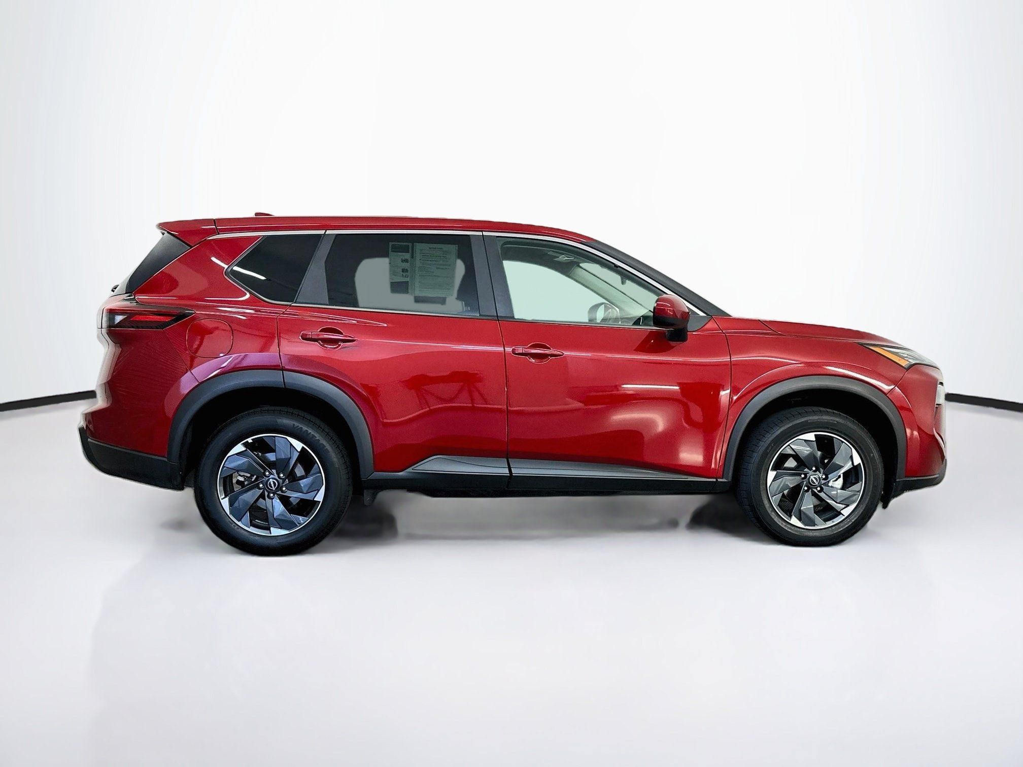 Used 2025 Nissan Rogue SV AWD/4WD image 10