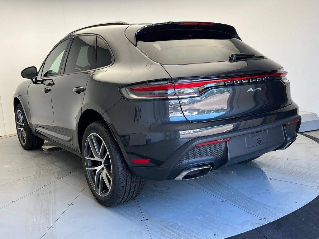 Used 2026 Porsche Macan AWD/4WD image 3