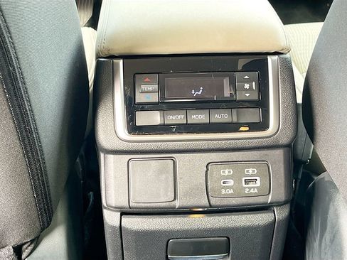 Used 2024 Subaru Ascent Premium w/ Convenience Package AWD/4WD image 24