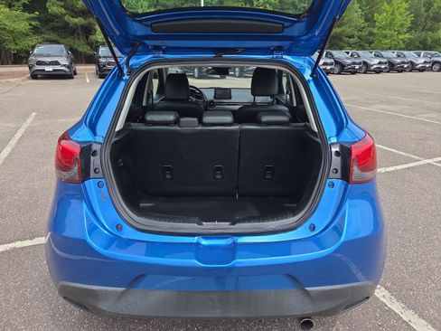 Used 2020 Toyota Yaris XLE FWD image 11