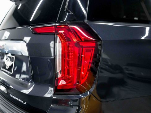 Used 2023 GMC Yukon XL Denali AWD/4WD image 24