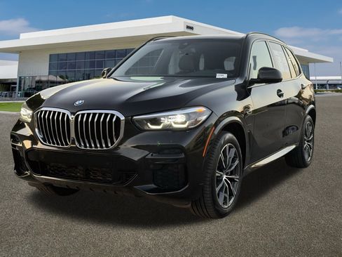 Used 2022 BMW X5 xDrive45e w/ M Sport Package image 4