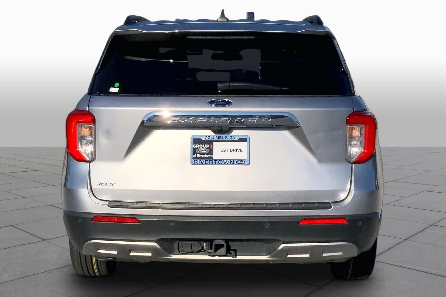 Certified 2022 Ford Explorer XLT w/ Equipment Group 202A RWD image 5
