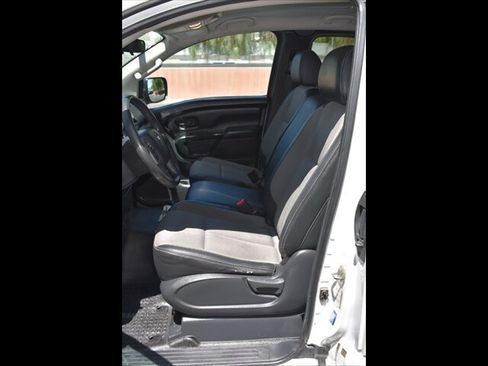 Used 2017 Nissan Titan S AWD/4WD image 14