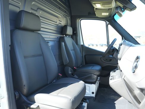 New 2025 Mercedes-Benz Sprinter 2500 image 33