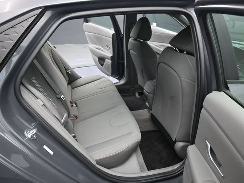 Certified 2024 Hyundai Elantra SEL FWD image 31