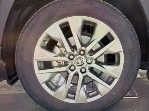 Used 2023 Toyota RAV4 XLE Premium FWD image 8