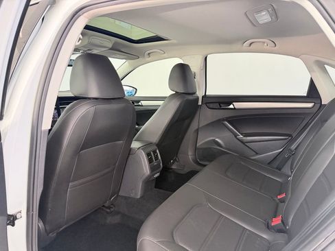 Used 2020 Volkswagen Passat 2.0T SE w/ Sunroof Package image 30