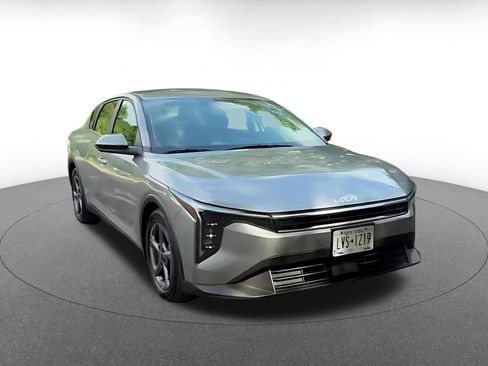 Used 2025 Kia K4 FWD image 3