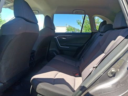 Used 2025 Toyota RAV4 XLE AWD/4WD image 10