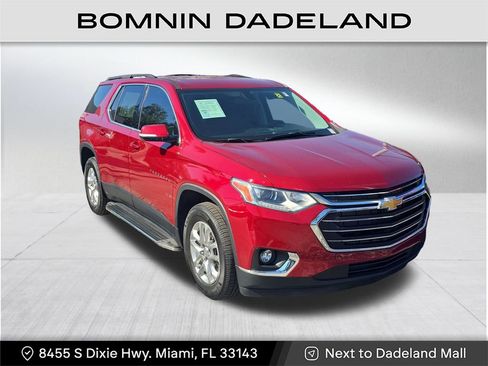 Used 2021 Chevrolet Traverse LT image 1