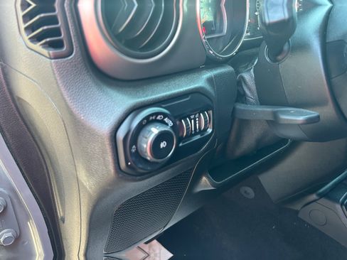 Used 2021 Jeep Wrangler Unlimited Sport AWD/4WD image 12