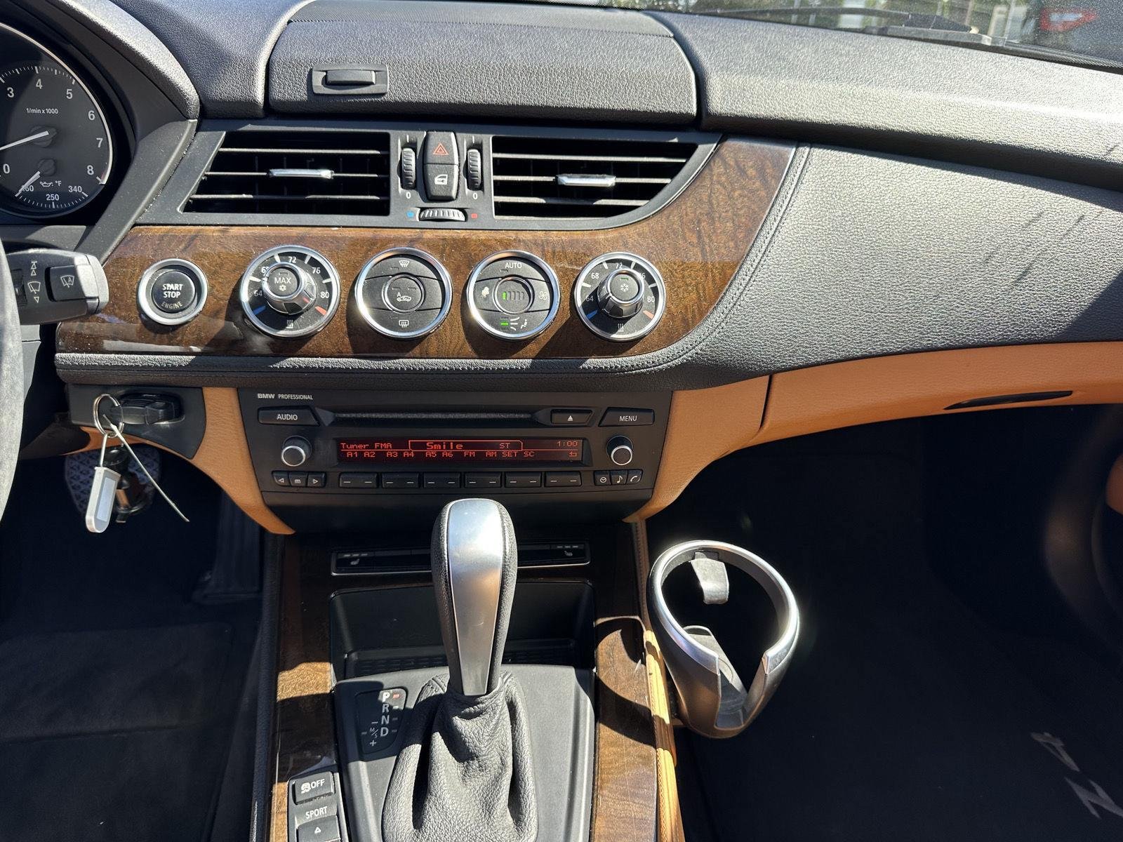 Used 2011 BMW Z4 sDrive30i RWD image 23