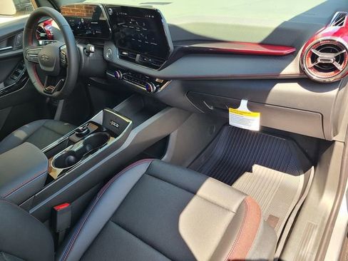 New 2026 Chevrolet Equinox RS w/ LPO, Floor Liner Package image 17