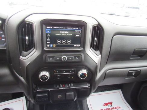 Used 2019 GMC Sierra 1500 Base Crew Cab  Long Box 4WD w/ Convenience Package image 24