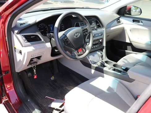 Used 2015 Hyundai Sonata SE FWD image 10