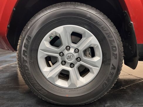 Used 2021 Toyota 4Runner SR5 Premium image 31