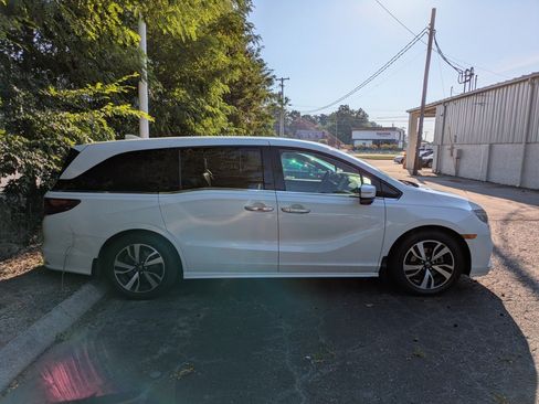 Used 2019 Honda Odyssey Elite image 4