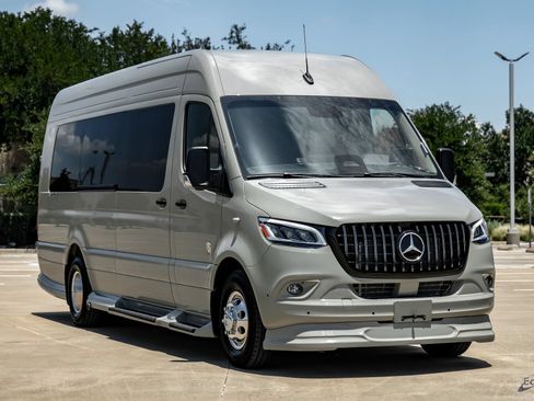 Used 2025 Mercedes-Benz Sprinter 3500 image 22