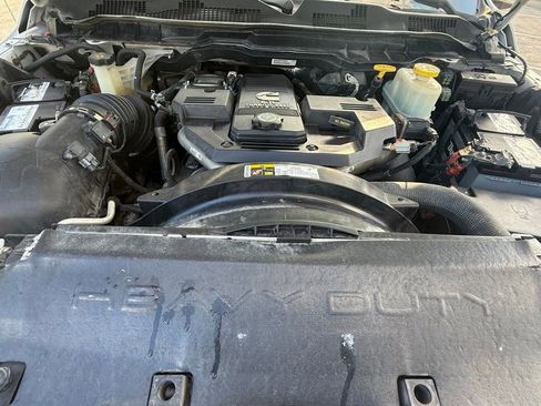 Used 2017 RAM 5500 Tradesman w/ Chrome Appearance Group image 29