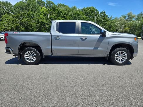 Used 2023 Chevrolet Silverado 1500 LT AWD/4WD image 7