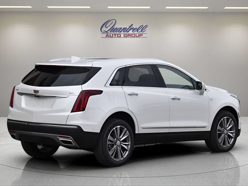 Used 2026 Cadillac XT5 Premium Luxury w/ Driver Assist Package FWD image 4