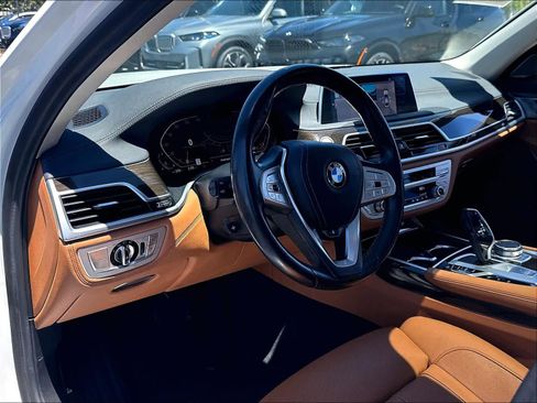 Used 2022 BMW 740i RWD image 20