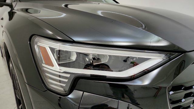 Used 2024 Audi Q8 e-tron Premium AWD/4WD image 22