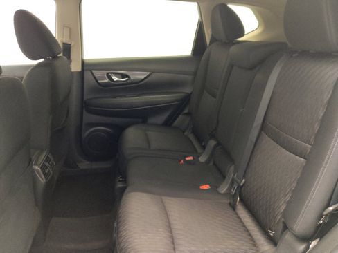 Used 2018 Nissan Rogue SV image 18