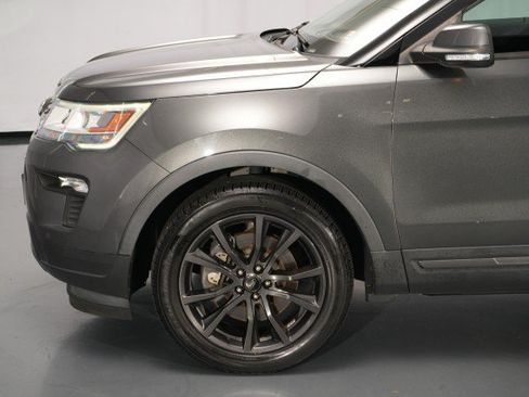 Used 2019 Ford Explorer XLT w/ Equipment Group 202A AWD/4WD image 3