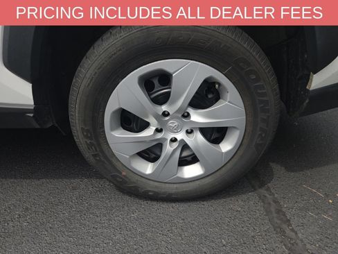Used 2025 Toyota RAV4 LE AWD/4WD image 13