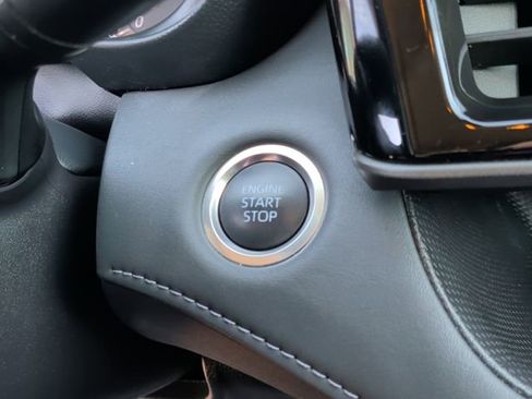 Certified 2025 Toyota Highlander XLE image 23