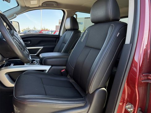 Used 2017 Nissan Titan PRO-4X image 27