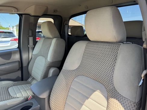 Used 2014 Nissan Frontier SV AWD/4WD image 15